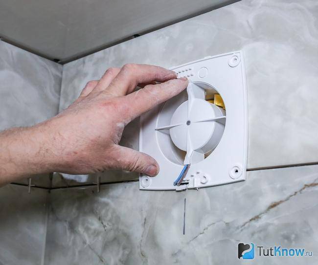 Рейтинг лучших вытяжных вентиляторов 2021: какой лучше выбрать для ванной и туалета | ichip.ru