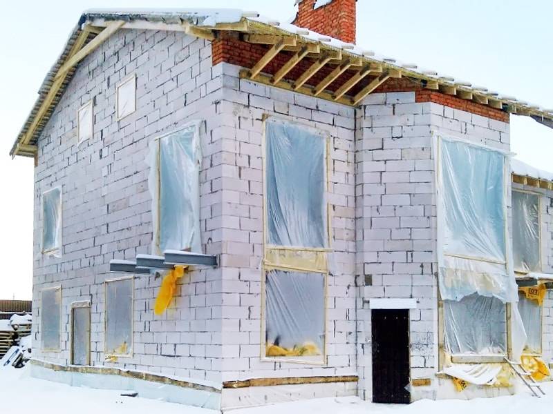 Зимние каникулы: консервация строительства частного дома на зиму