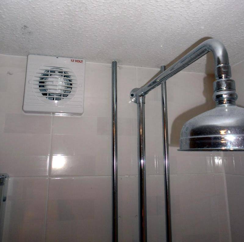 Как сделать принудительную вентиляцию в ванной комнате