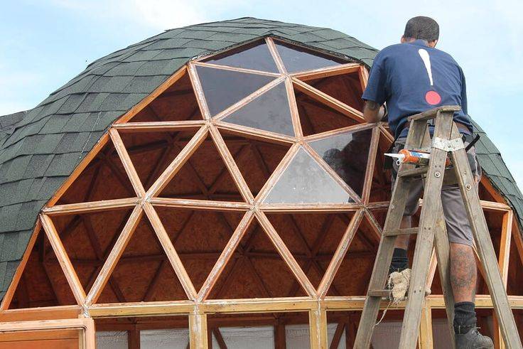 Ищем лучших строителей сферических сооружений: купольные дома