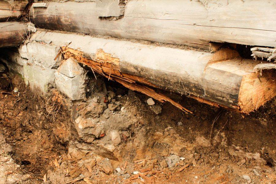 Как заменить нижние венцы в деревянном доме?