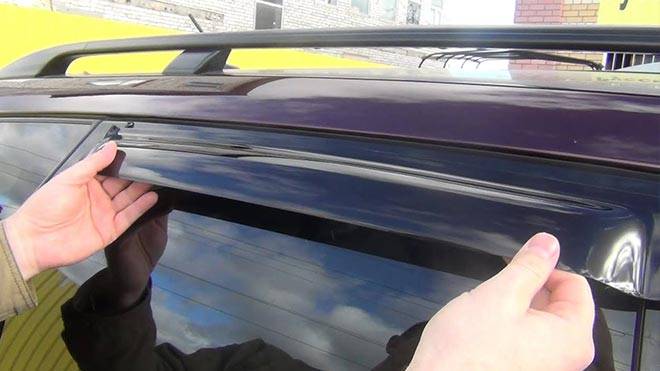 Видео с инструкциями по установке дефлекторов на окна своими руками