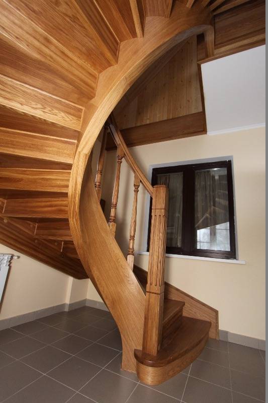 Отделка ступеней деревянных, металлических и бетонных лестниц своими руками: фото, чем и как отделать лестницу