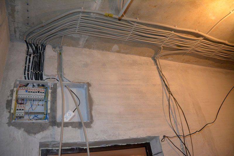 Разводка проводки в квартире панельного дома: монтаж электрики своими руками в панельной квартире, как проходит прокладка, замена, электромонтаж, электропроводка проложена по старым каналам
