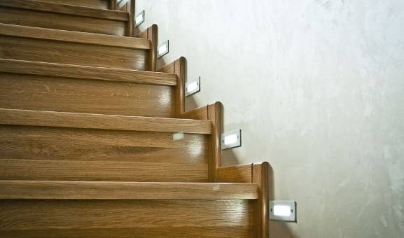 Советы по отделке лестницы ламинатом своими руками