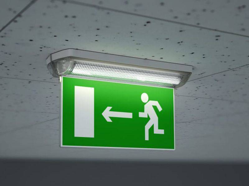 Аварийный светодиодный светильник — виды и требования пожарной безопасности