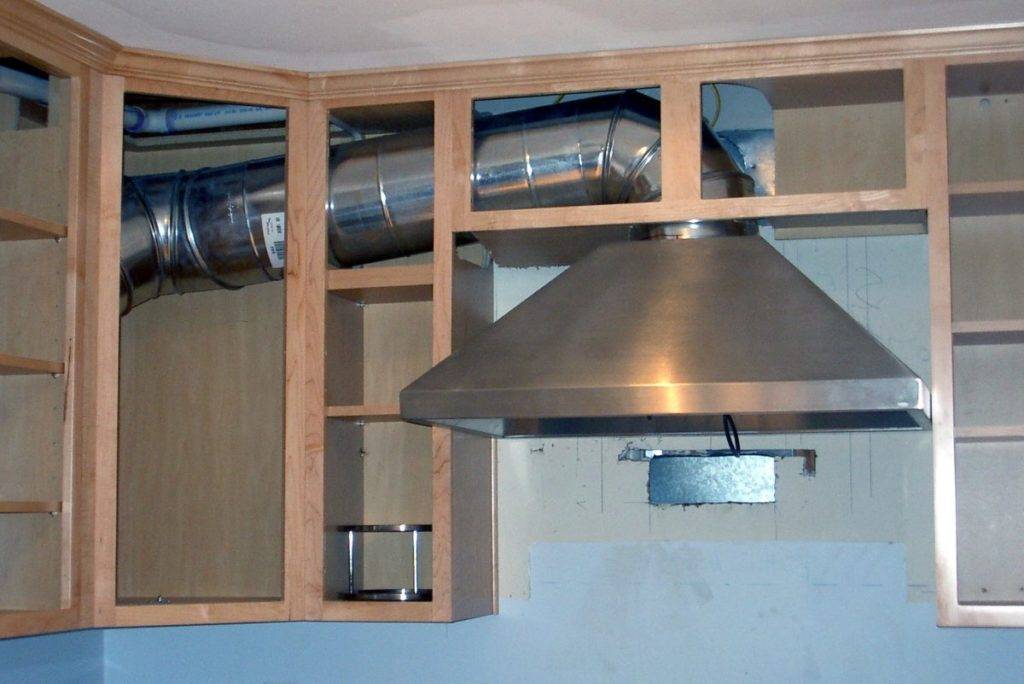 Как подключить вытяжку на кухне к вентиляции и электричеству
как подключить вытяжку на кухне к вентиляции и электричеству
