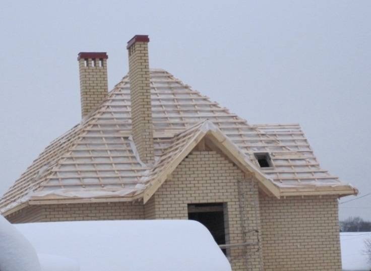 Вальмовая крыша: особенности конструкции системы и монтаж, плюсы и минусы