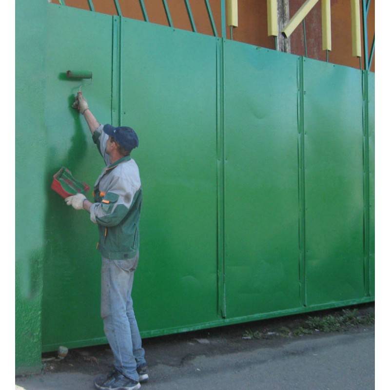 Выбор краски для уличных металлических ворот, правила окрашивания