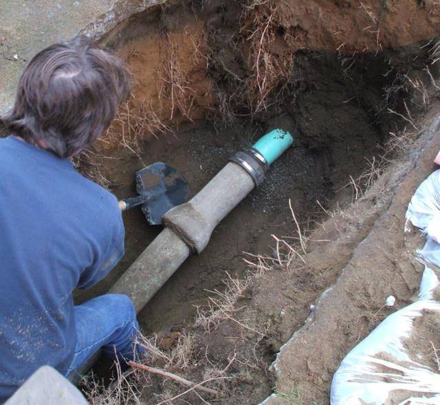 Как найти канализационную трубу под землей?