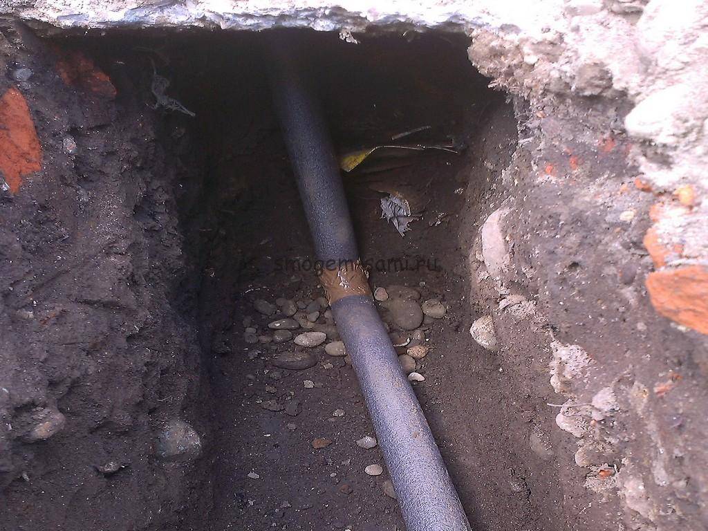 Как найти водопроводную трубу под землей?