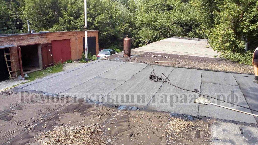 Чем залить крышу гаража, чтобы не протекала: основные способы ремонта
