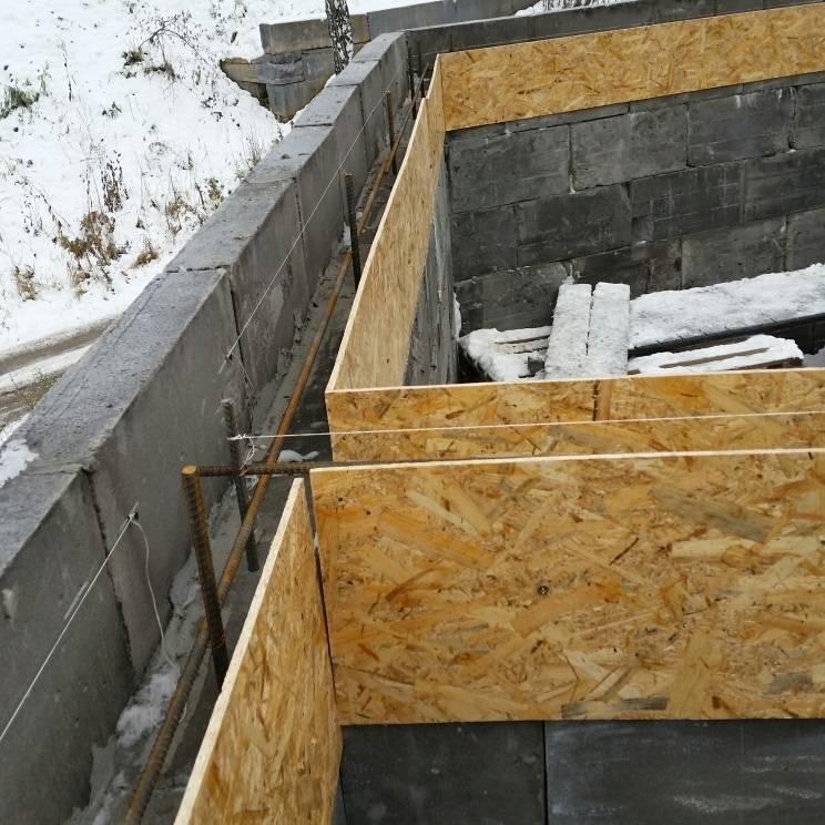 Армопояс под мауэрлат в доме из газобетона