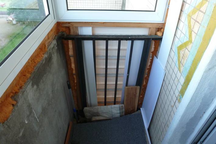 Как утеплить балкон изнутри своими руками в панельном доме и чем это сделать