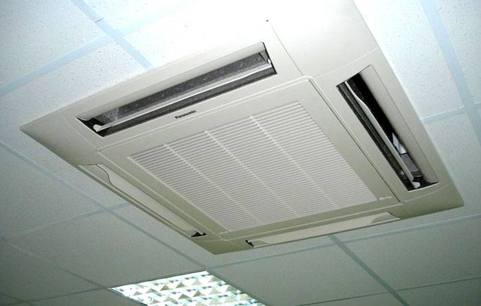Монтаж потолочной сплит-системы: инструктаж по установке кондиционера на потолок и его настройке